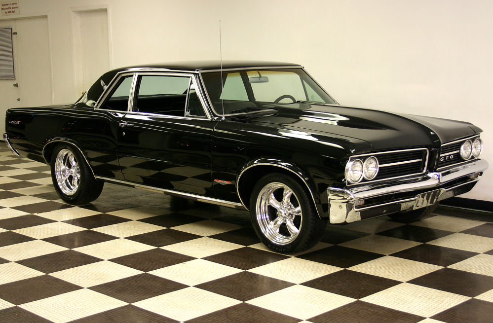 Cars With Mucle