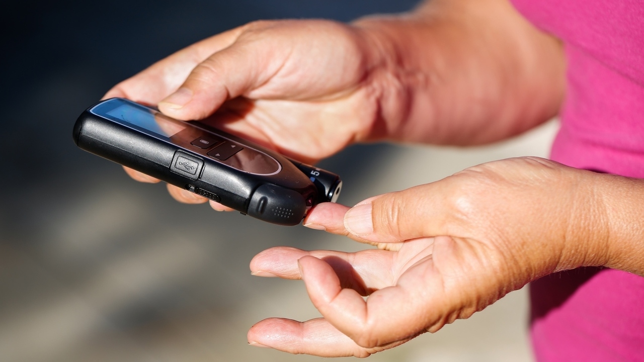 Measuring blood sugar